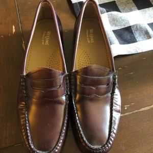 Weejun’s brown penny loafers women’s 9/men’s 7